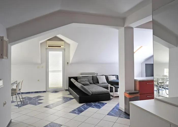 Beach Apartment Bacvice